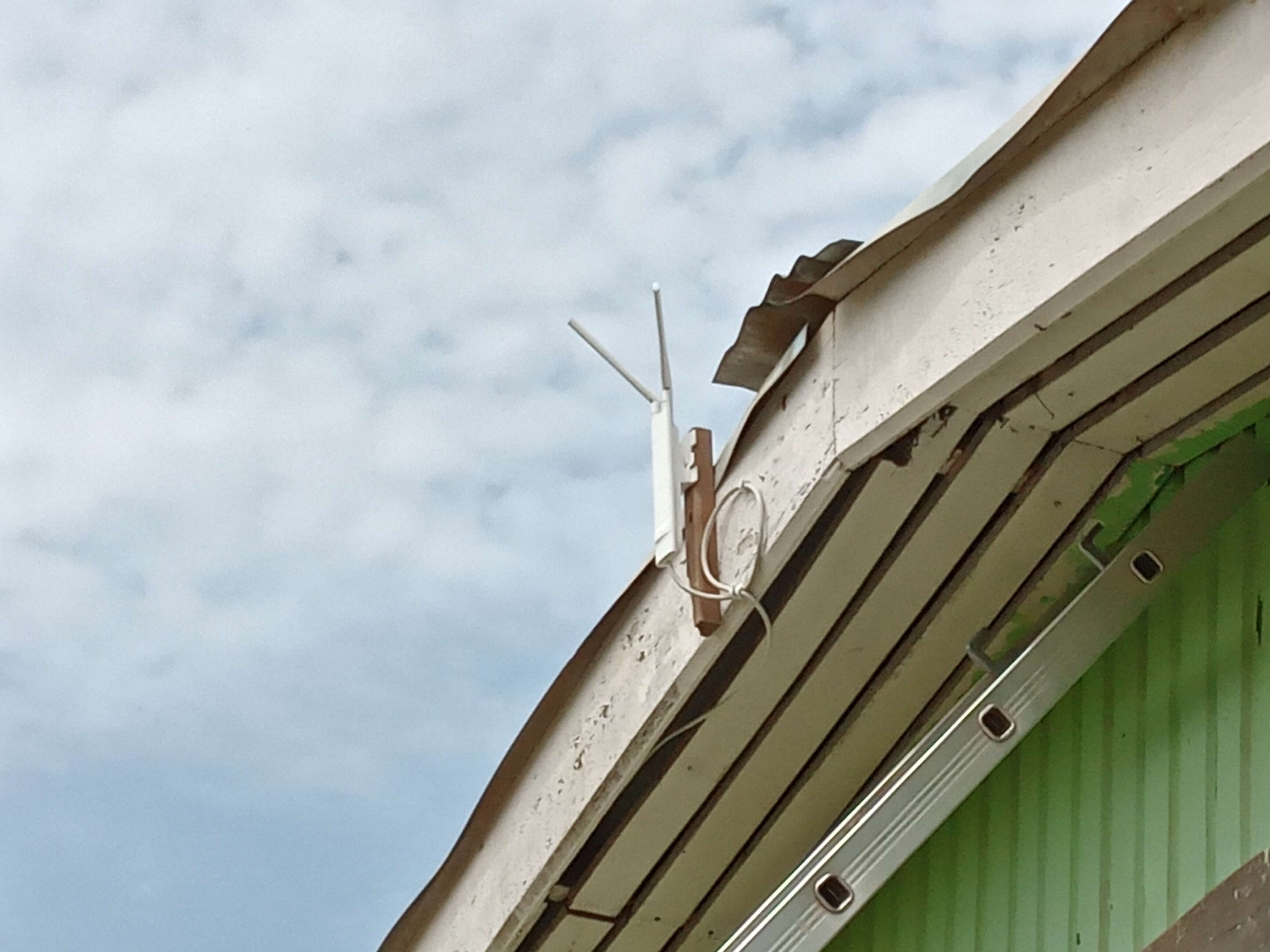 ICT relay point antenna mounted on a rooftop